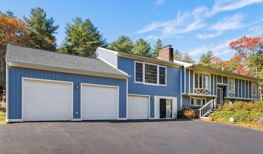 413 Hill Farm Rd, Coventry, RI 02816 - 5 Beds, 2 Bath