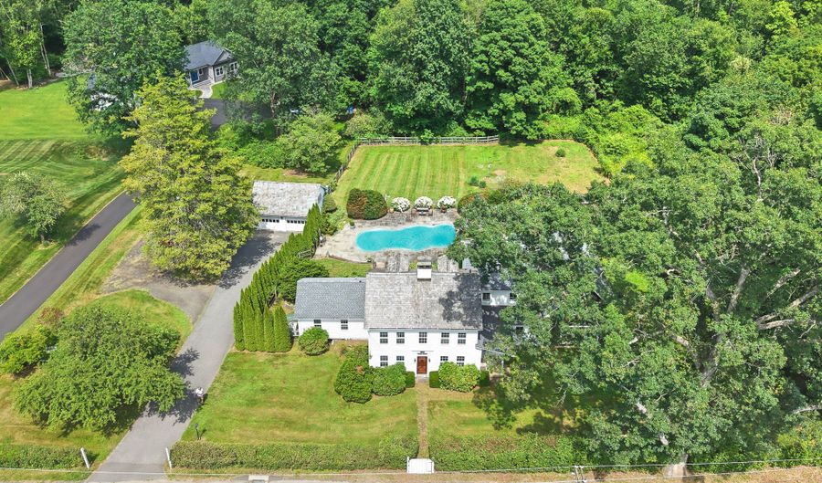 137 Rockwell Rd, Bethel, CT 06801 - 5 Beds, 5 Bath