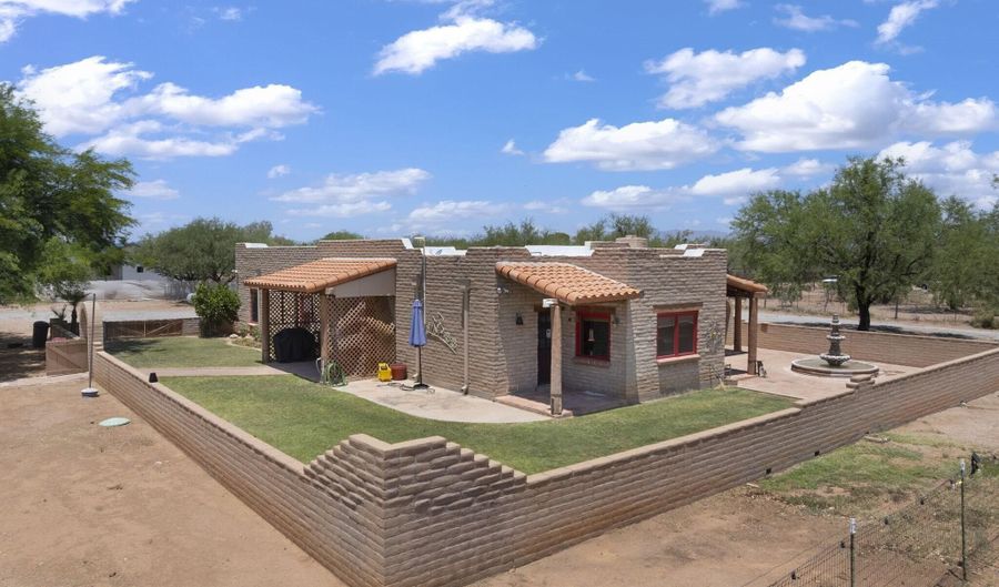 5216 W Arivaca Rd, Amado, AZ 85645 - 3 Beds, 3 Bath