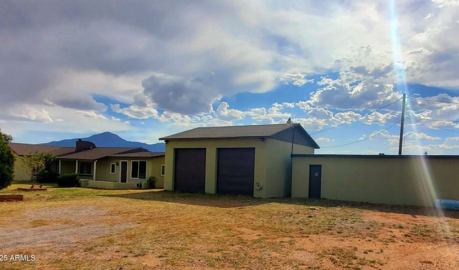 1005 W PURDY Ln, Bisbee, AZ 85603 - 2 Beds, 1 Bath