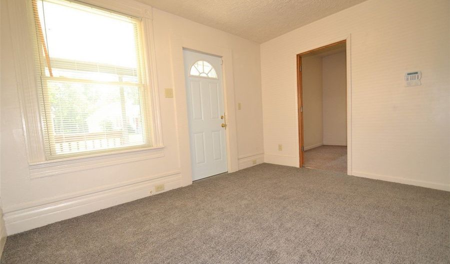 514 Brown St, Akron, OH 44311 - 7 Beds, 4 Bath