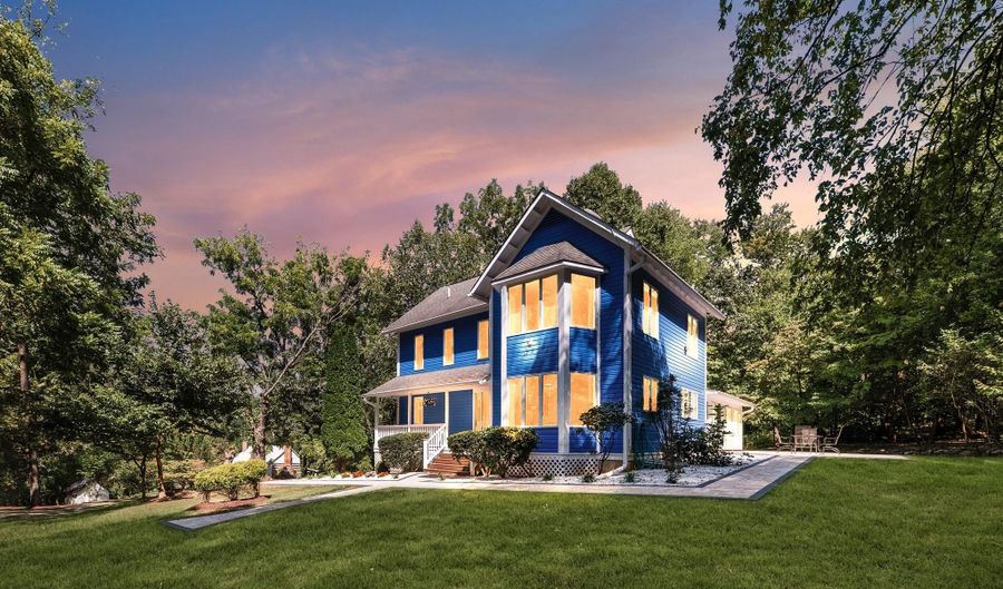 16112 BARNESVILLE Rd, Boyds, MD 20841 - 4 Beds, 4 Bath