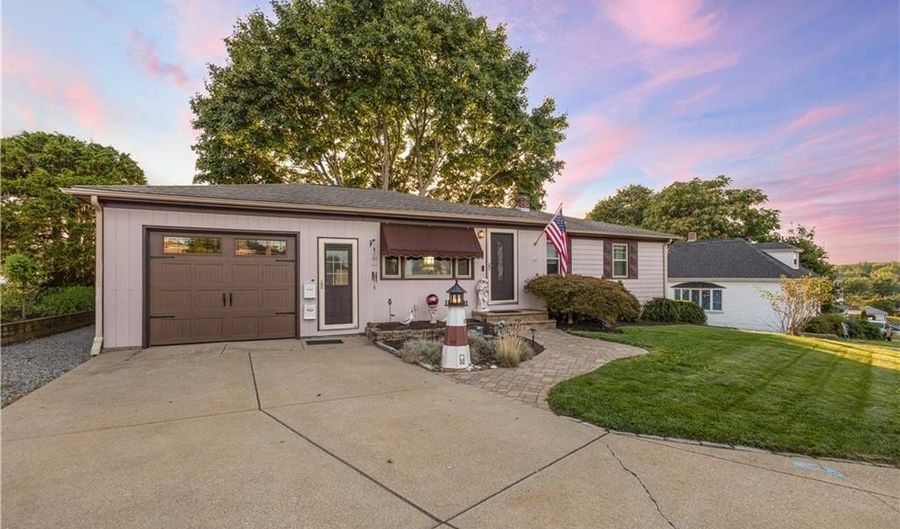 41 Yeoman Ave, Cranston, RI 02920 - 5 Beds, 2 Bath