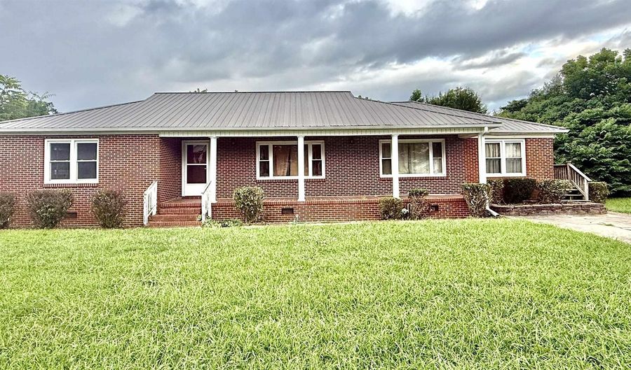 503 Jackson St, Albertville, AL 35950 - 3 Beds, 2 Bath