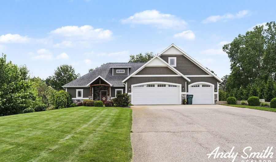 12069 68th Ave, Allendale, MI 49401 - 5 Beds, 4 Bath