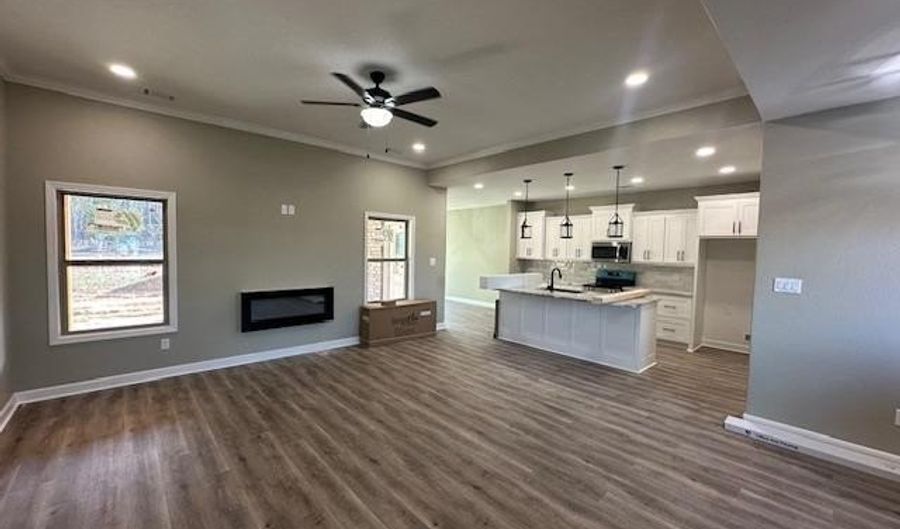 1104 Duke Dr, Bauxite, AR 72011 - 3 Beds, 2 Bath