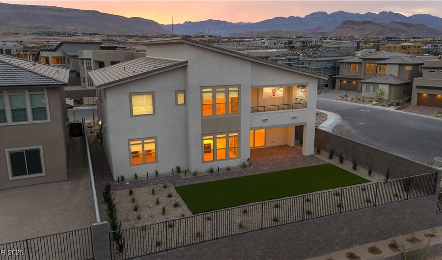 5022 SLATESTONE St, Las Vegas, NV 89135 - 6 Beds, 6 Bath