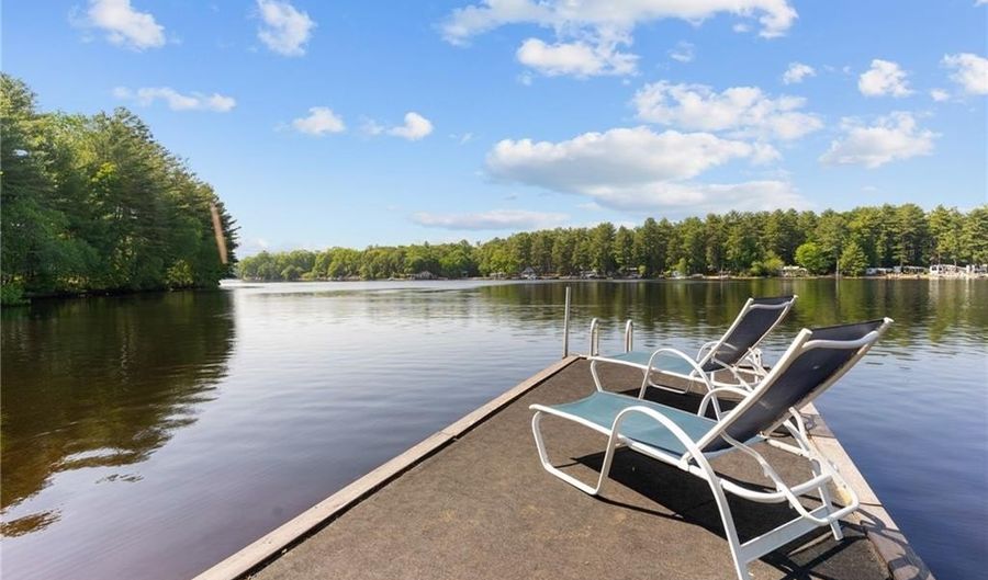 65 Sunset Lake Cir, Coventry, RI 02816 - 2 Beds, 2 Bath
