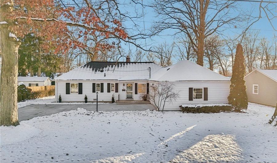 1126 Greenvale Ave, Akron, OH 44313 - 3 Beds, 2 Bath