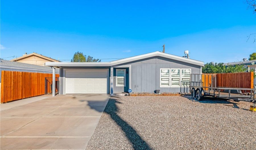 2403 Castle Rock Cir, Bullhead City, AZ 86442 - 3 Beds, 3 Bath