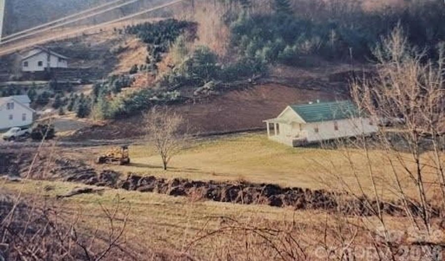 530 Mine Creek Rd, Bakersville, NC 28705 - 0 Beds, 0 Bath