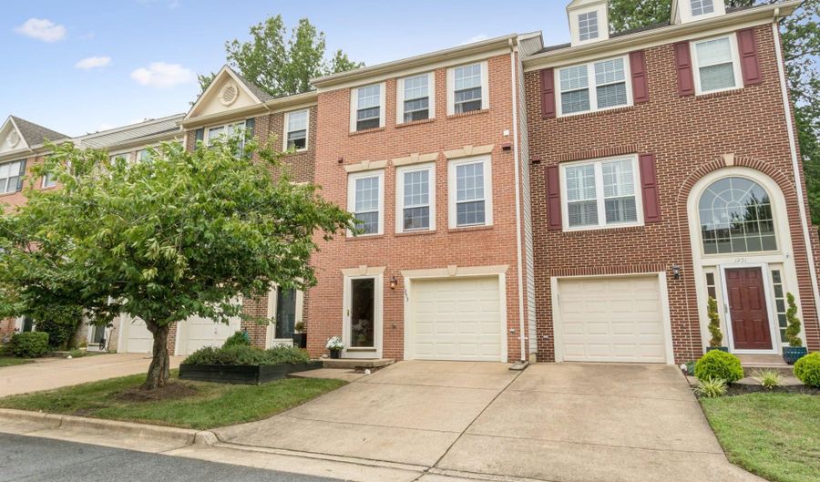 1253 QUAKER HILL Dr, Alexandria, VA 22314 - 3 Beds, 4 Bath