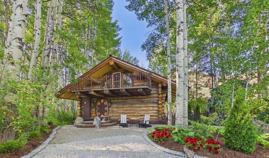 360 Broadford Rd, Bellevue, ID 83313 - 2 Beds, 1 Bath