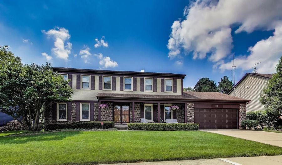 715 W Whiting Ln, Arlington Heights, IL 60004 - 4 Beds, 3 Bath