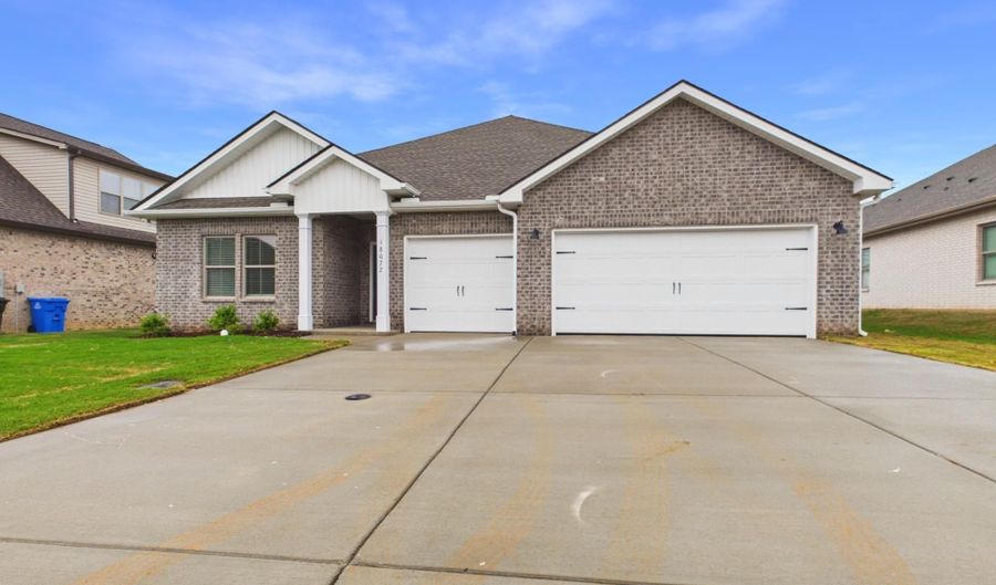 18072 Longleaf Dr, Athens, AL 35611 - 4 Beds, 3 Bath