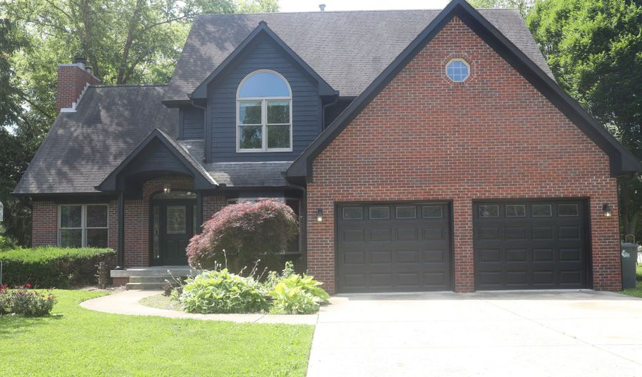 441 W Thompson Rd, Indianapolis, IN 46217 - 3 Beds, 4 Bath