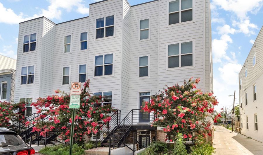 719 18TH St NE 719-1, Washington, DC 20002 - 3 Beds, 2 Bath