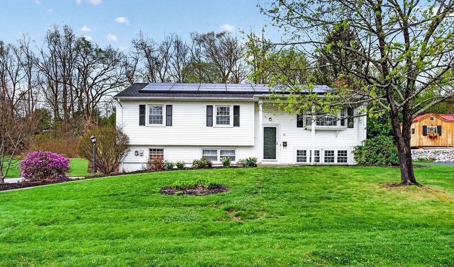 10 Meadowbrook Rd, Auburn, MA 01501 - 3 Beds, 2 Bath