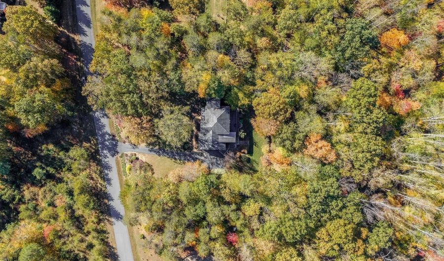 4245 WOODTHRUSH Ln, Barboursville, VA 22923 - 5 Beds, 5 Bath