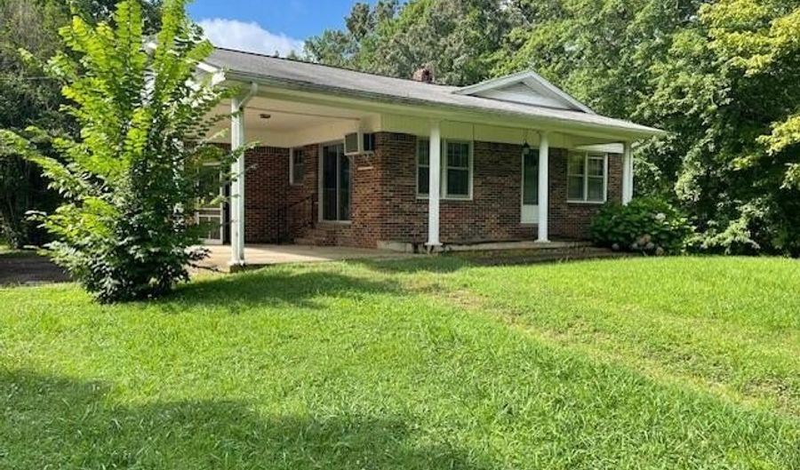 335 Bakers Chapel Church Rd, Big Sandy, TN 38221 - 3 Beds, 1 Bath