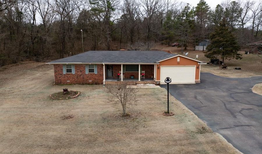 1048 Highway 7 S, Holly Springs, MS 38635 - 3 Beds, 2 Bath