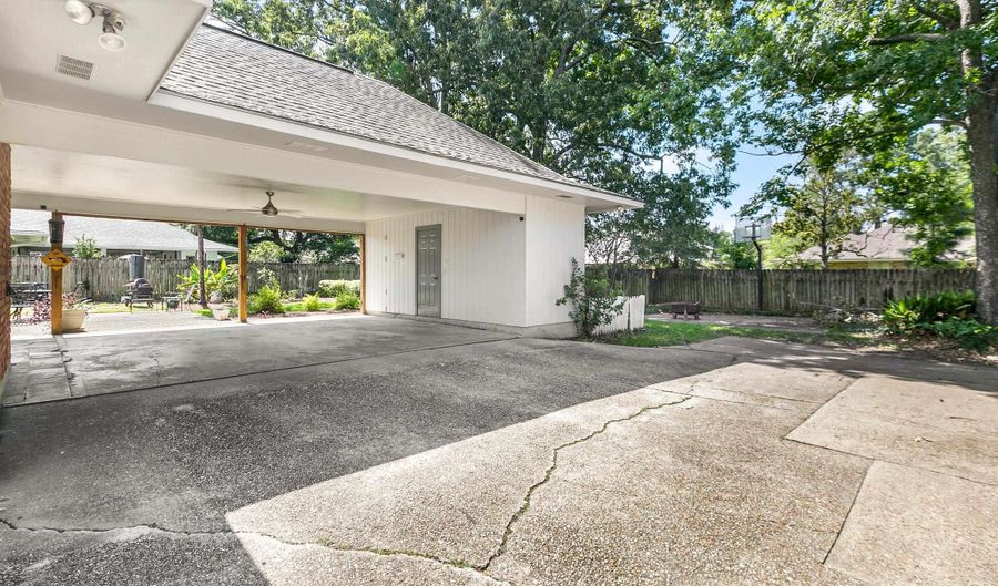 8859 Bayside Ave, Baton Rouge, LA 70806 - 4 Beds, 2 Bath