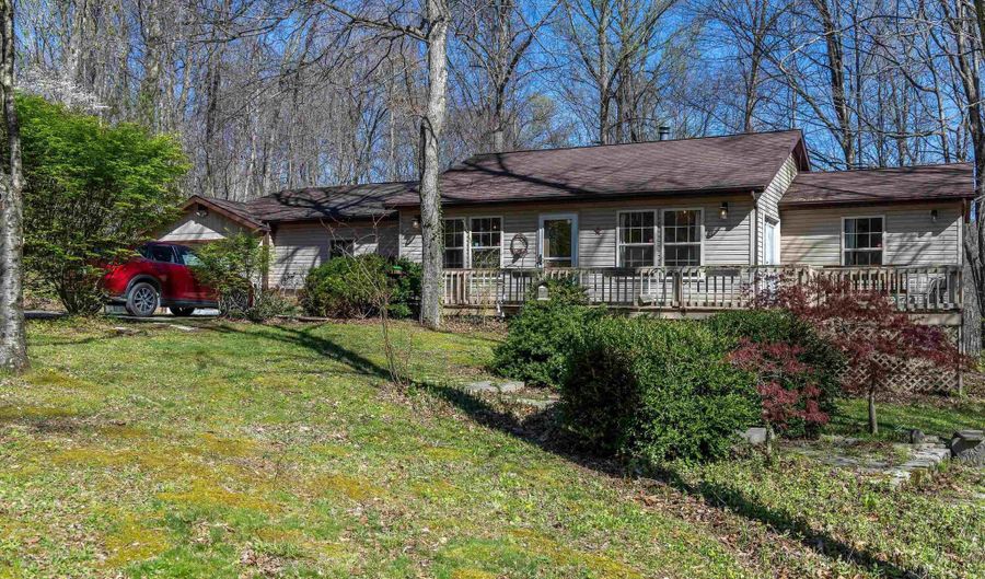 1912 S Orman Ln, Bloomfield, IN 47424 - 2 Beds, 1 Bath