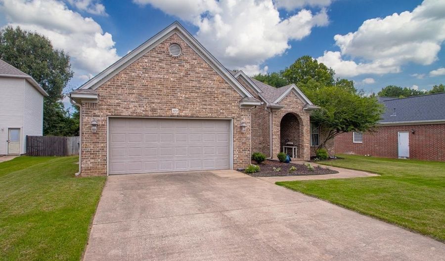 4014 EVERGREEN Dr, Benton, AR 72015 - 3 Beds, 2 Bath