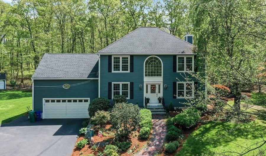 8 Rock Rd, Attleboro, MA 02703 - 4 Beds, 4 Bath