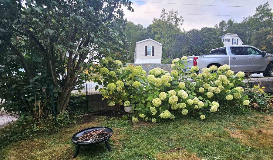 16 Gordon Ave, Berlin, NH 03570 - 3 Beds, 2 Bath