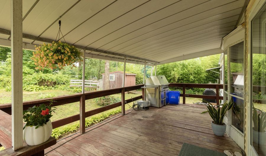 525 E Main St Trlr 33, Branford, CT 06405 - 2 Beds, 1 Bath