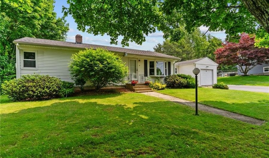 18 La Fazia Dr, Johnston, RI 02919 - 3 Beds, 1 Bath
