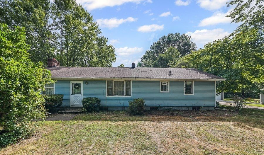 11960 Freshley Ave NE, Alliance, OH 44601 - 3 Beds, 1 Bath