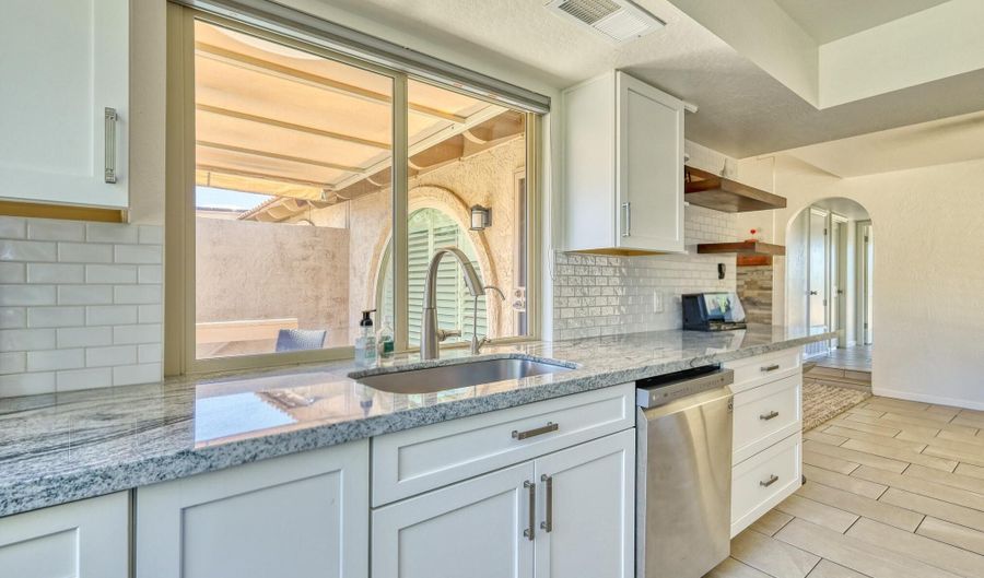 7501 E HAPPY HOLLOW Dr 3, Carefree, AZ 85377 - 2 Beds, 1 Bath