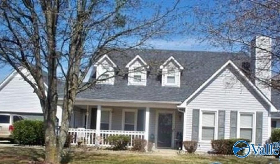 402 Crutcher Cir, Athens, AL 35611 - 3 Beds, 3 Bath