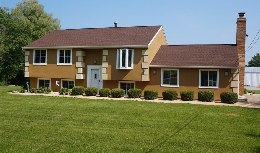 6019 New London Rd, Ashtabula, OH 44004 - 3 Beds, 3 Bath