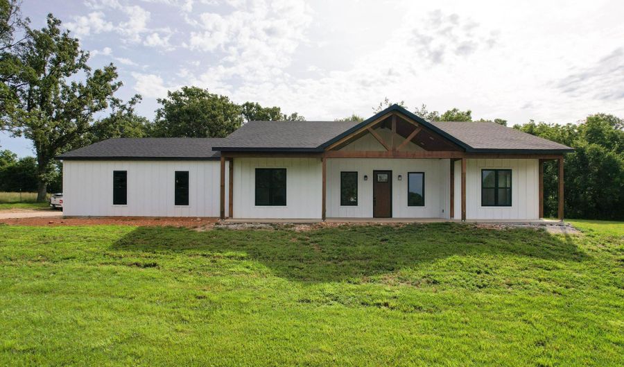 21696 Lawrence 1230, Aurora, MO 65605 - 3 Beds, 2 Bath
