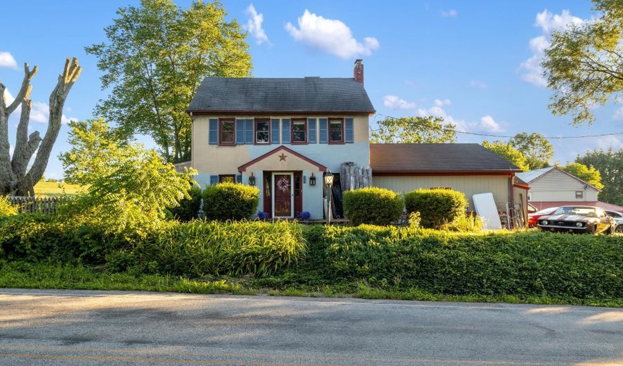 484 BROUGH Rd, Abbottstown, PA 17301 - 12 Beds, 5 Bath