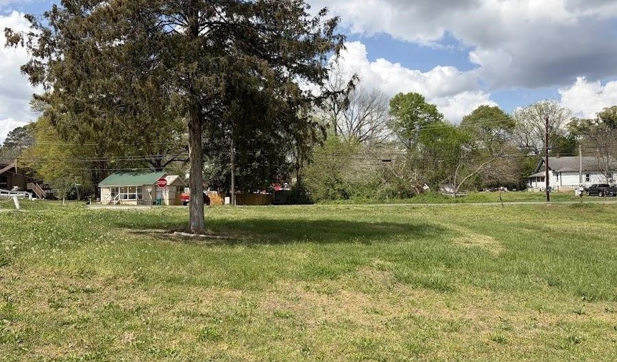302 E Lime St, Blacksburg, SC 29702 - 0 Beds, 0 Bath
