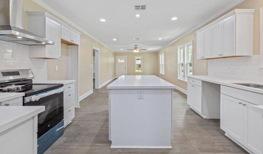 610 Decker St, Jennings, LA 70546 - 3 Beds, 2 Bath