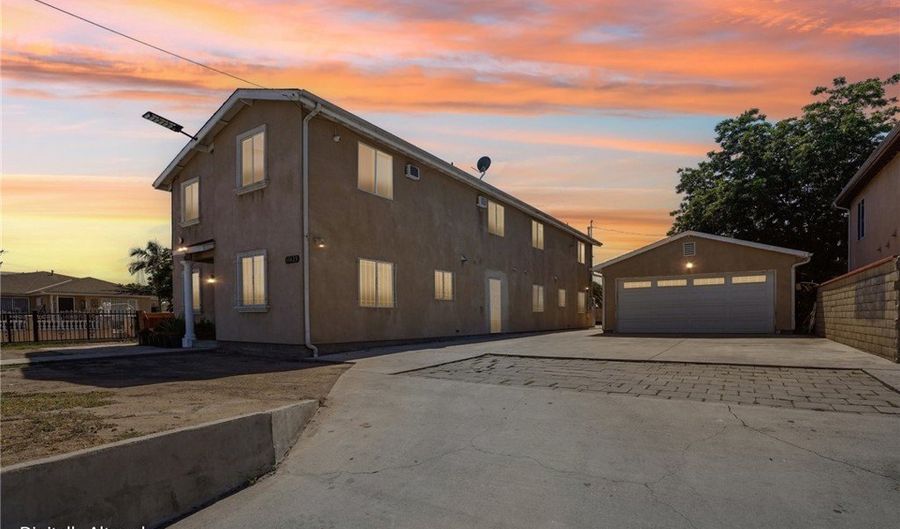 11421 Stanford Ave, Los Angeles, CA 90059 - 8 Beds, 6 Bath