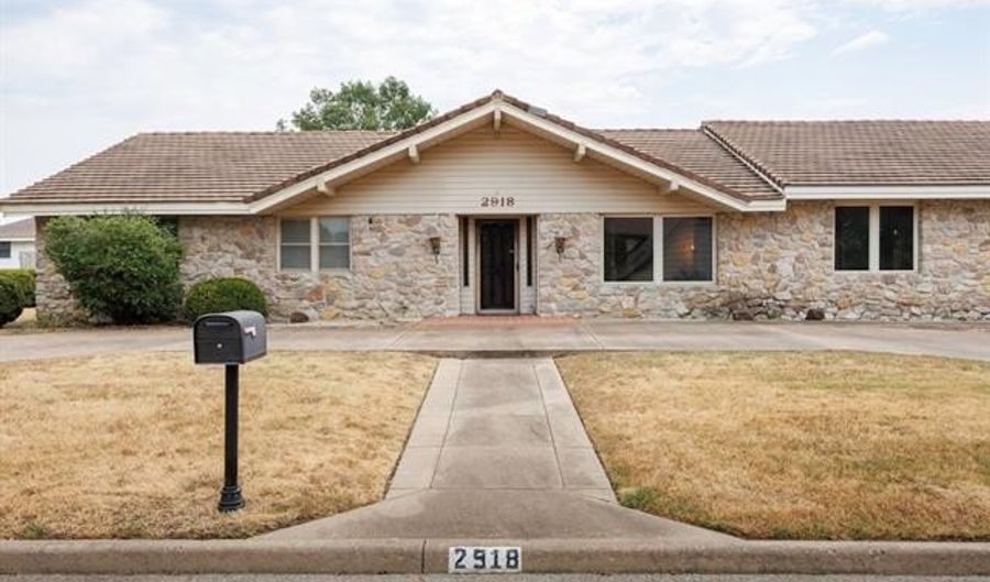 2918 Longridge Ln, Bartlesville, OK 74006 - 4 Beds, 4 Bath