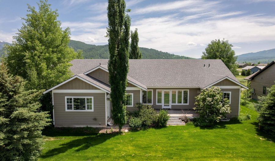 216 COLUMBINE St, Alpine, WY 83128 - 4 Beds, 3 Bath