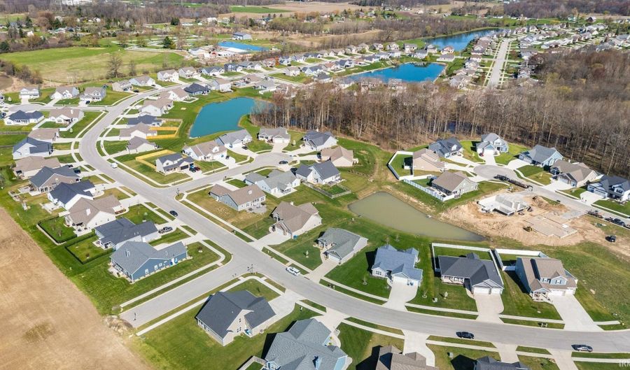 5610 Bear Creek Pass, Auburn, IN 46706 - 4 Beds, 3 Bath