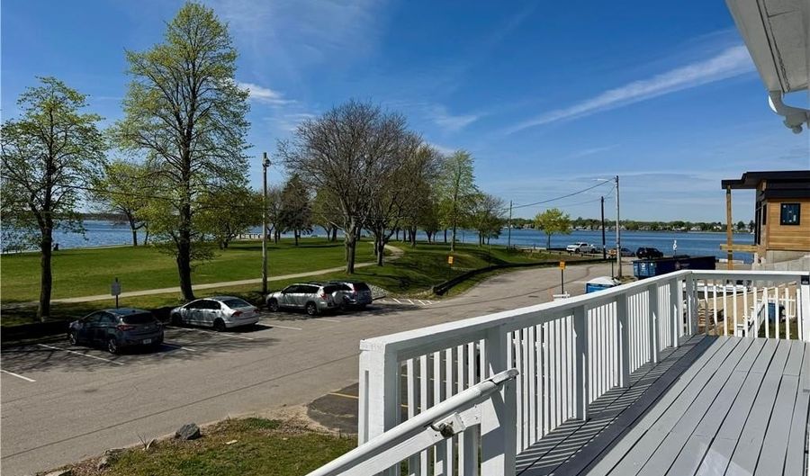 129 Shore Rd, East Providence, RI 02915 - 4 Beds, 2 Bath