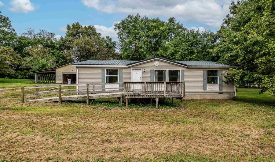 195 Farmer St, Bedford, IN 47421 - 3 Beds, 2 Bath