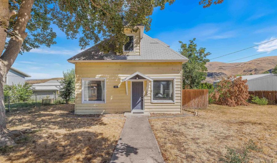 815 2nd St, Asotin, WA 99402 - 4 Beds, 2 Bath