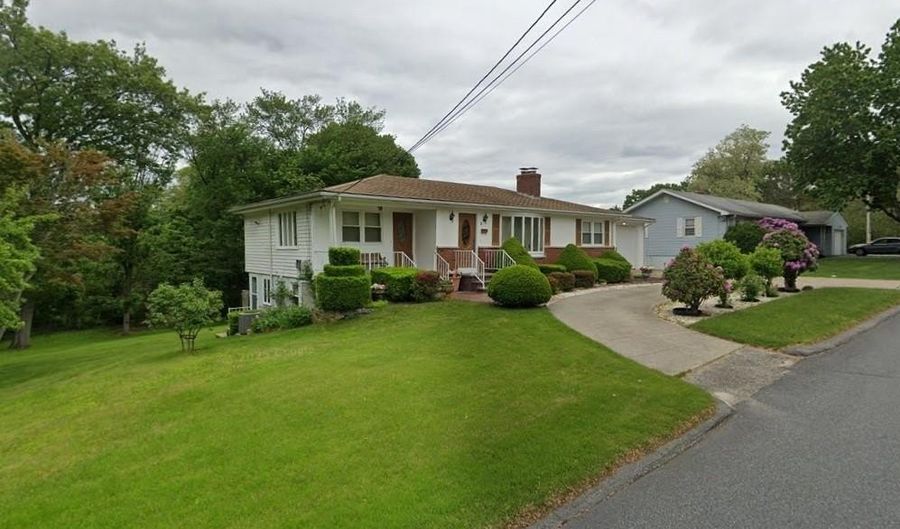 3 Ostend St, Johnston, RI 02919 - 3 Beds, 2 Bath