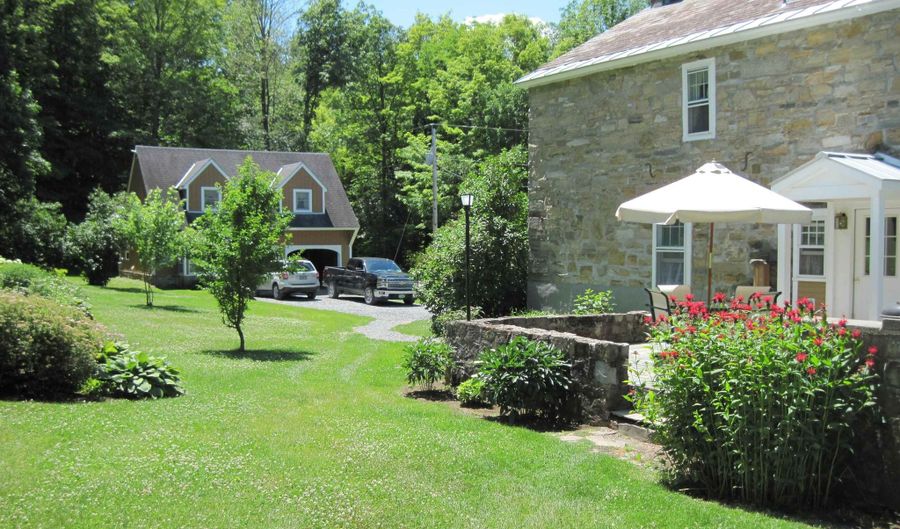 1665 Frazier Hill Rd, Benson, VT 05731 - 3 Beds, 2 Bath