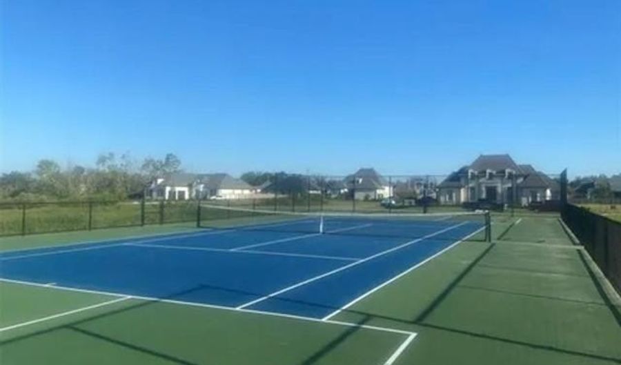 610 PELICAN CREST Ct, Belle Chasse, LA 70037 - 4 Beds, 4 Bath